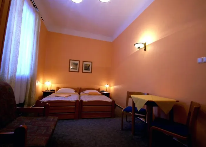 住宿加早餐酒店 Olimp Retro 斯克拉斯卡波伦巴